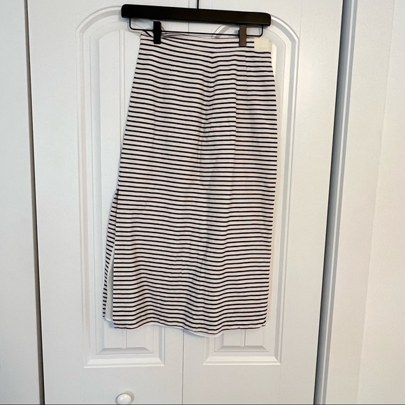 Alice and Olivia Knee Length Striped Skirt - Picture 7 of 12